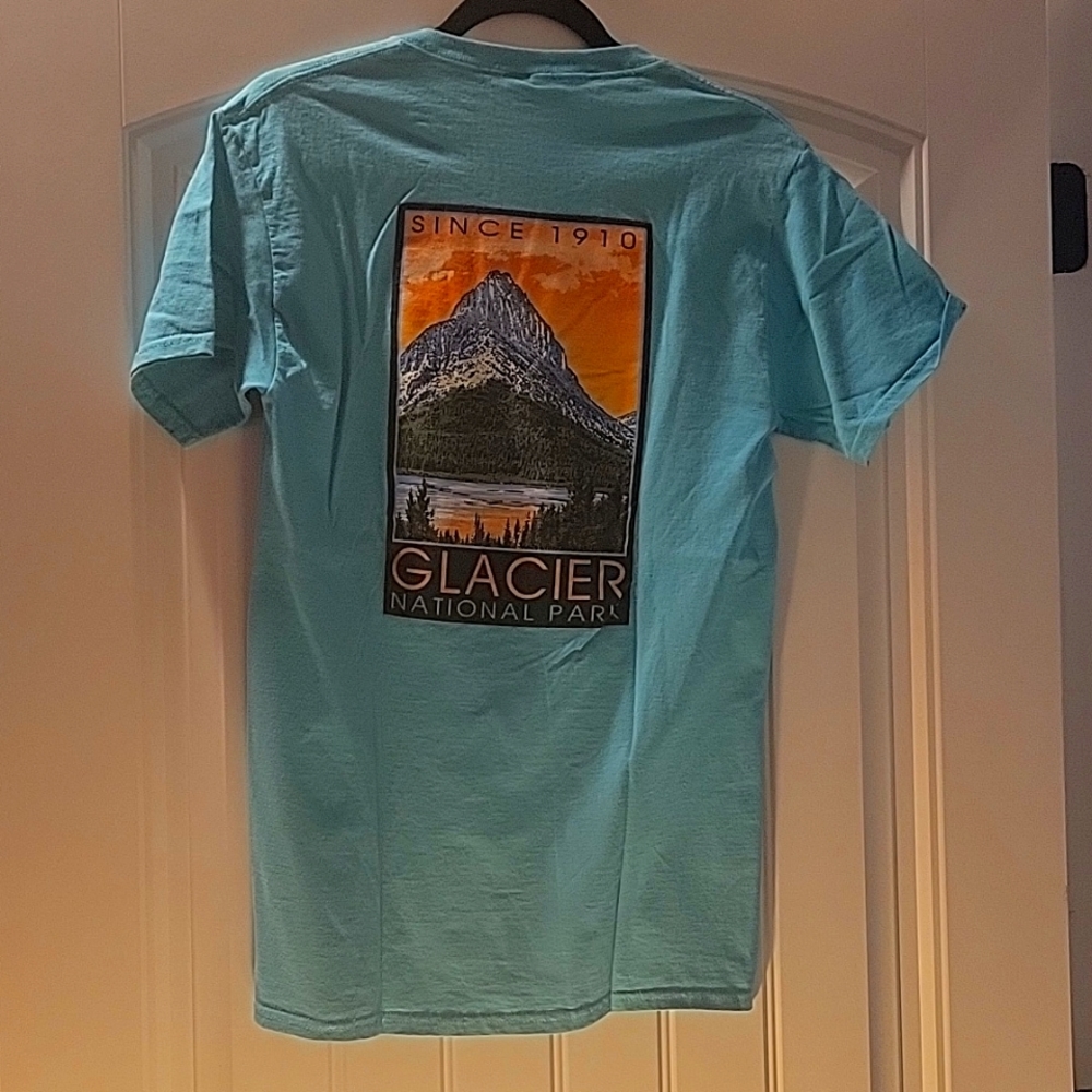Glacier National Park t-shirt size small